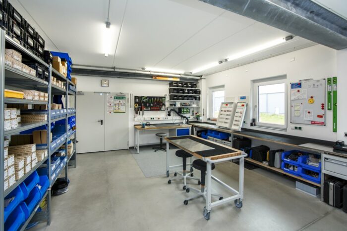 werkstatt mit esd arbeitsplatz